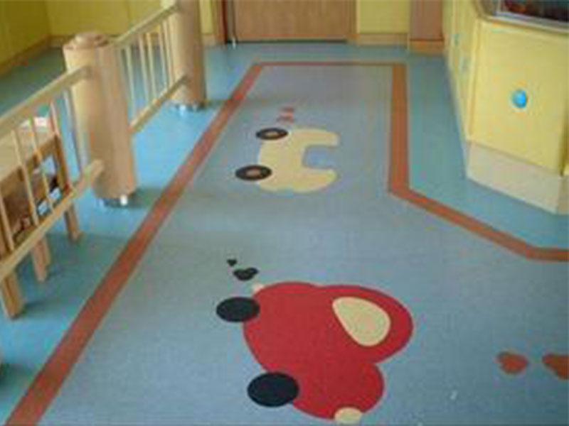 幼儿园胶地板